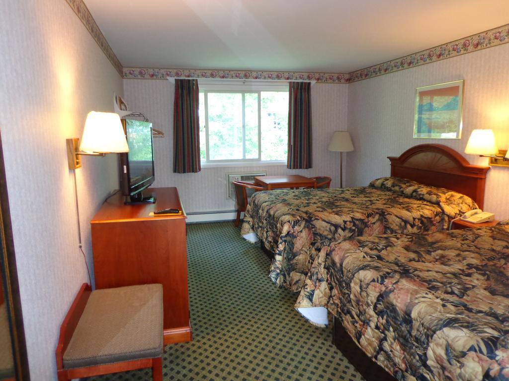 Rodeway Inn Milford - I-84 Екстериор снимка