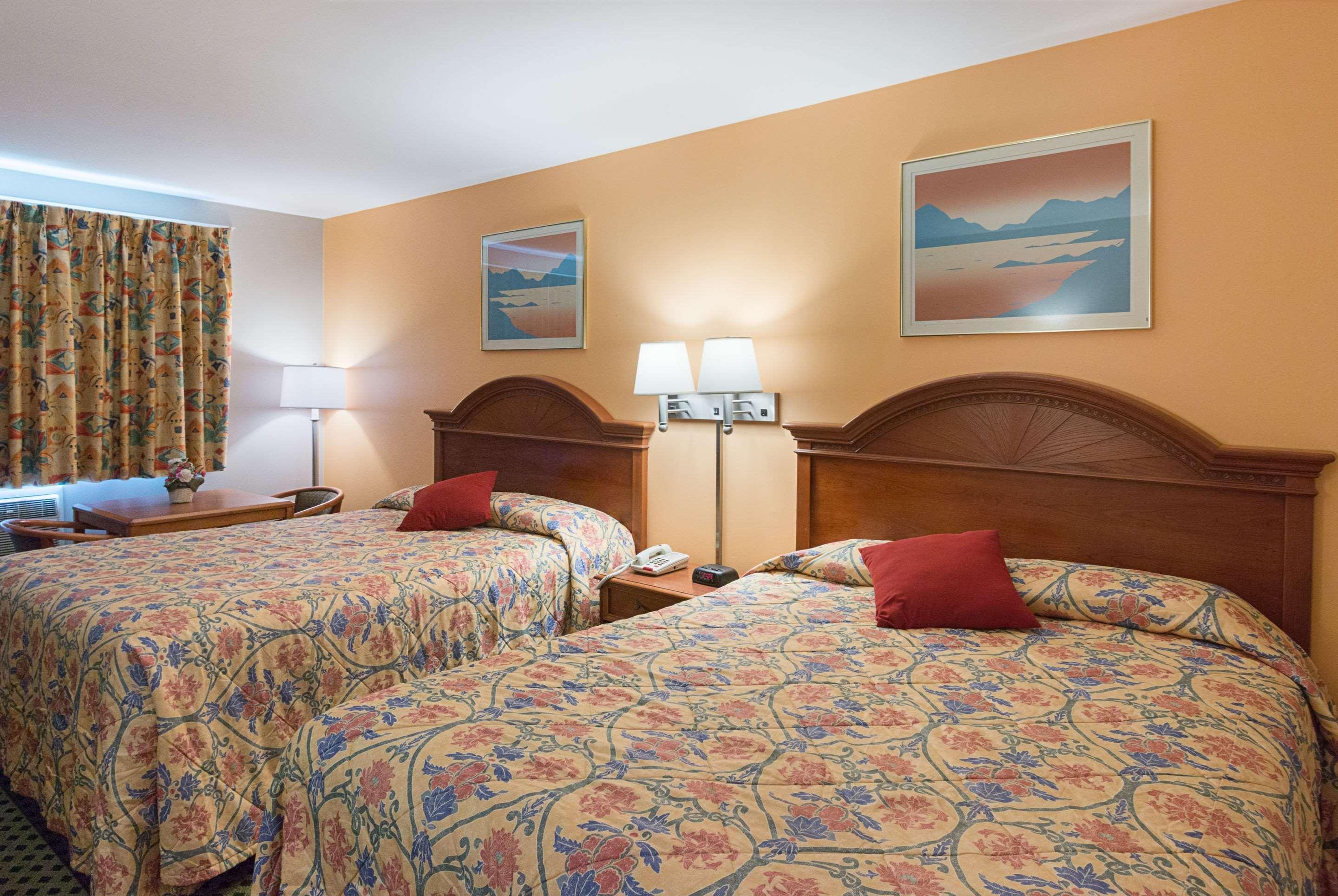 Rodeway Inn Milford - I-84 Екстериор снимка
